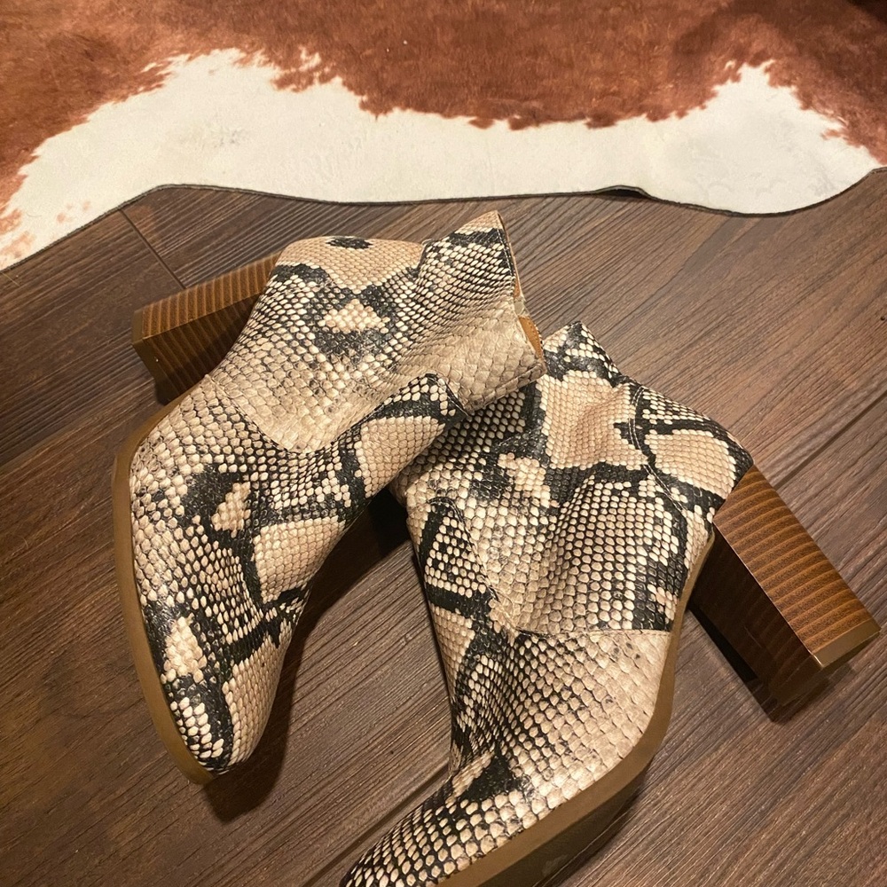 Style & Co. Beige and Black Snakeskin Ankle Booties